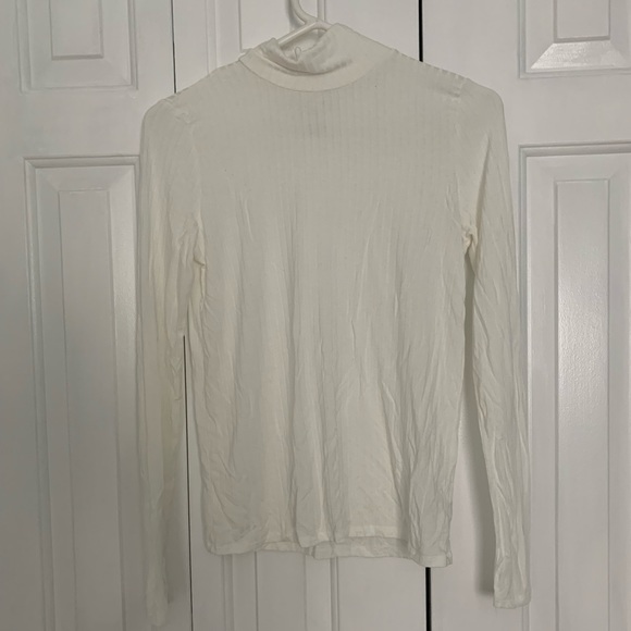 American Eagle Outfitters Tops - SOFT AND SEXY AMERICAN EAGLE WHITE MOCK NECK SHIRT American Eagle Outfitters Tops - SOFT AND SEXY AMERICAN EAGLE WHITE MOCK NECK SHIRT